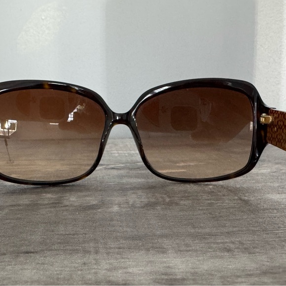 Coach Black Oversized Sunglasses with Glossy Finish - Picture 5 of 5